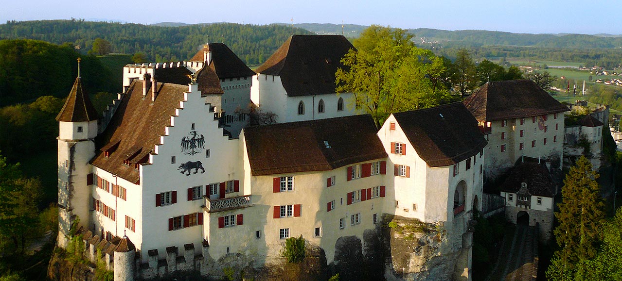 Schloss Lenzburg aus der Vogelperspektive