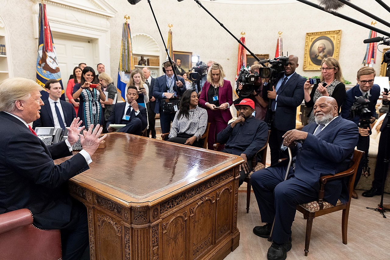 Kanye West zu Besuch bei US-Präsident Trump im Oval Office am 11. Oktober 2018