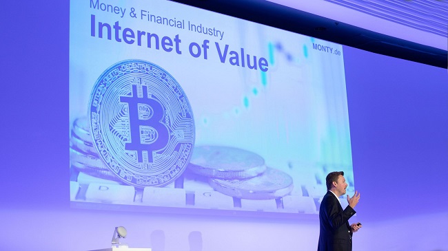Monty Metzger, CEO der LCX AG, spricht in einer Keynote über das Internet of Value.